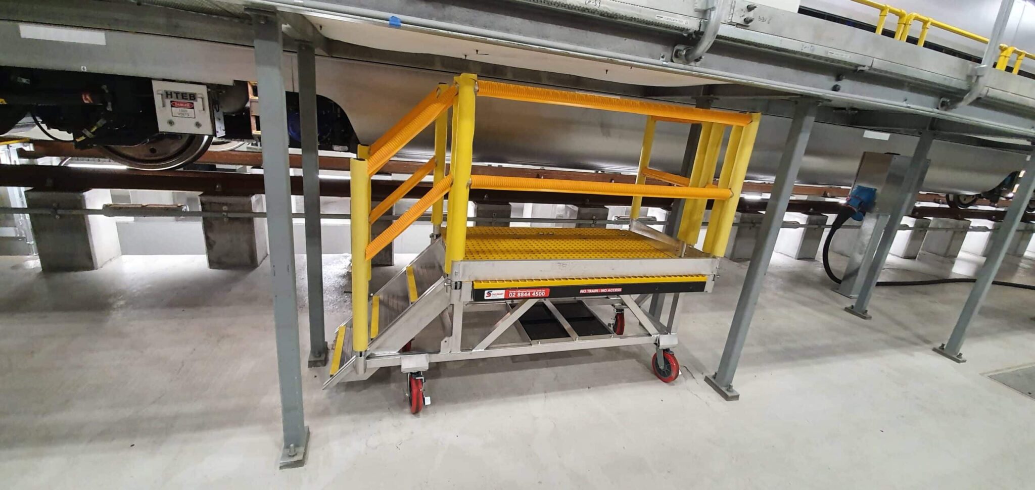 Mobile Coupler Work Platform
