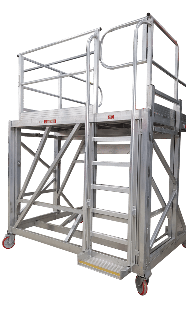 Front of Light Rail Vehicle Adjustable Height Access Platform